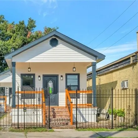 Rent this 3 bed house on 8332 Apple Street in New Orleans, LA 70118