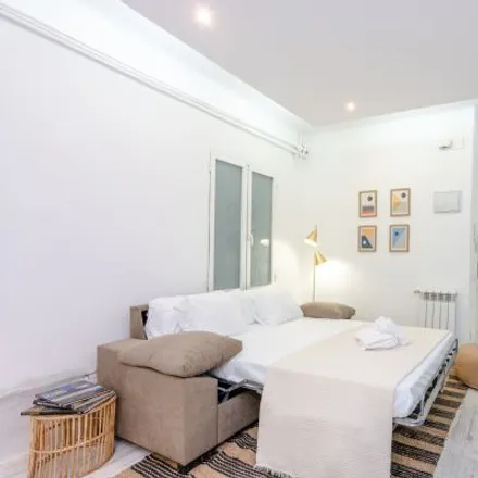 Image 4 - Calle de Menorca, 30, 28009 Madrid, Spain - Apartment for rent