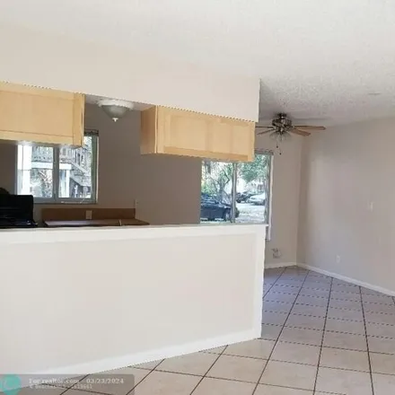 Image 1 - 308 Southwest 10th Avenue, Fort Lauderdale, FL 33312, USA - Apartment for rent