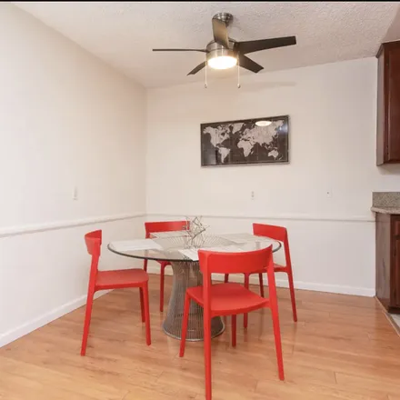 Image 5 - 7845 Willoughby Avenue, Los Angeles, CA 90046, USA - House for rent