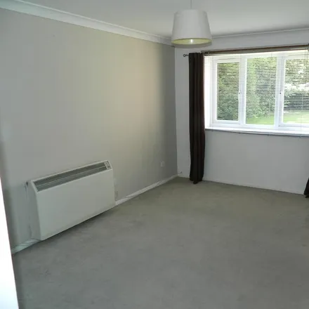 Image 3 - unnamed road, Britwell, SL1 6PQ, United Kingdom - Apartment for rent