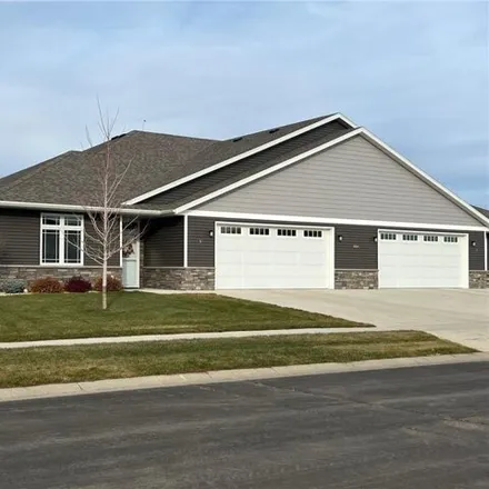 Buy this 3 bed condo on 908 Andrew Street in Marshall, MN 56258