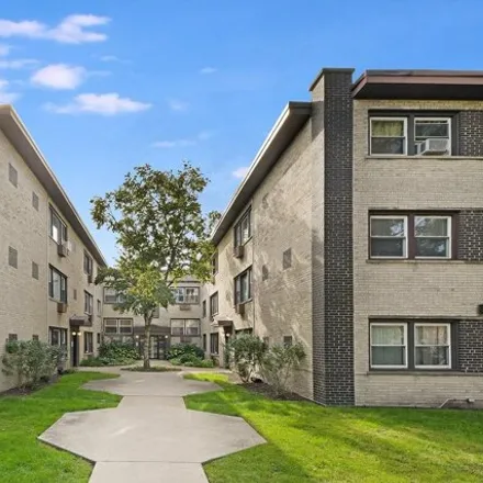 Buy this 2 bed condo on 1507-1511 West Birchwood Avenue in Chicago, IL 60626