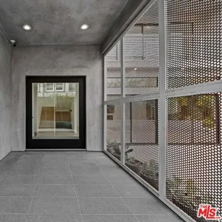 Image 3 - 1685 Golden Gate Avenue, Los Angeles, CA 90026, USA - House for rent