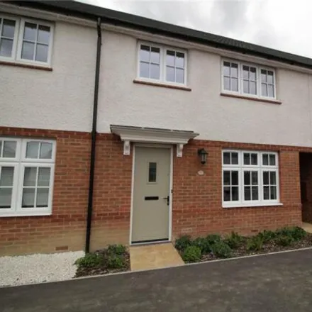 Buy this 3 bed townhouse on Dixon Road in Basildon, SS16 5JW