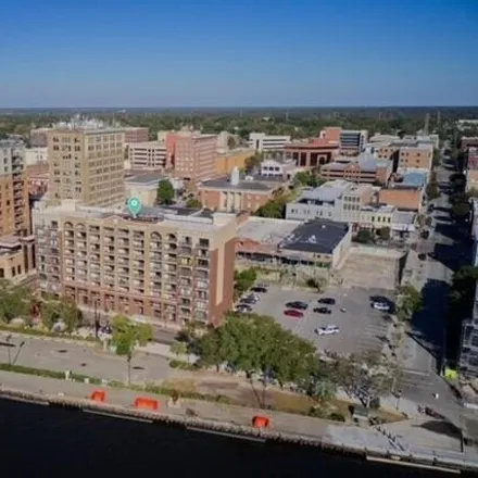 Buy this 1 bed condo on Riverview Suites Wilmington in 106 North Water Street, Wilmington