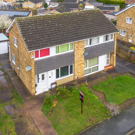 Buy this 3 bed duplex on Mile End Avenue in Hatfield, DN7 6AW