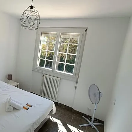 Rent this 5 bed house on 34420 Villeneuve-lès-Béziers