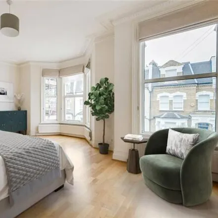 Image 6 - 18 Chesilton Road, London, SW6 5AB, United Kingdom - Townhouse for sale