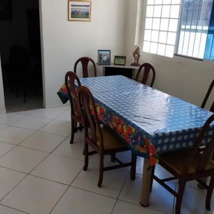 Buy this 6 bed house on Rua Antero Perlingeiro in Centro, Macaé - RJ