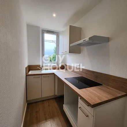 Rent this 3 bed apartment on 11 bis Allée Flandres Dunkerque in 45650 Saint-Jean-le-Blanc, France