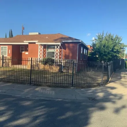 Buy this 3 bed house on 2907 18th Avenue in Sacramento, CA 95820