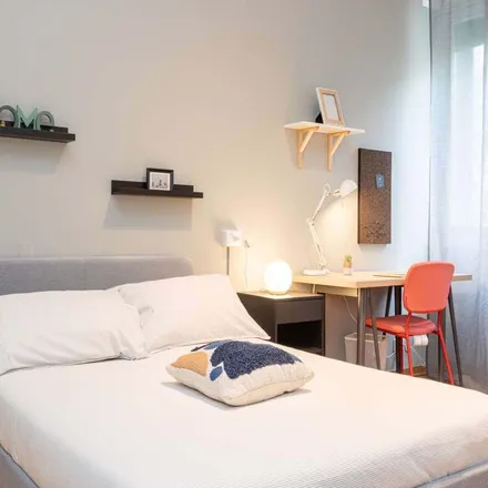 Rent this 6 bed room on Ocean Break in Viale Monte Nero, 39