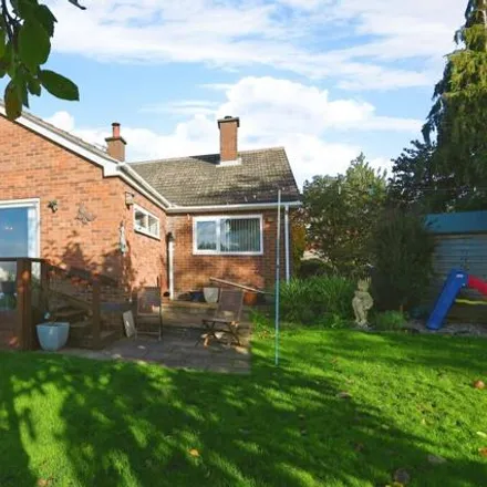 Buy this 3 bed house on Holly Bank Close in Newhall, DE11 0ND