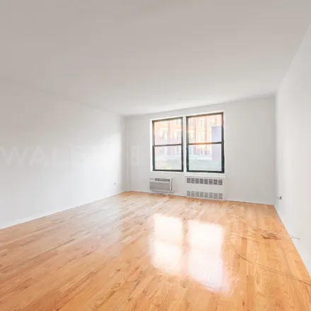 Image 2 - 165 Christopher Street, New York, NY 10014, USA - Apartment for rent