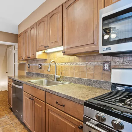 Image 4 - 5917 Cedonia Avenue, Baltimore, MD 21206, USA - Townhouse for sale