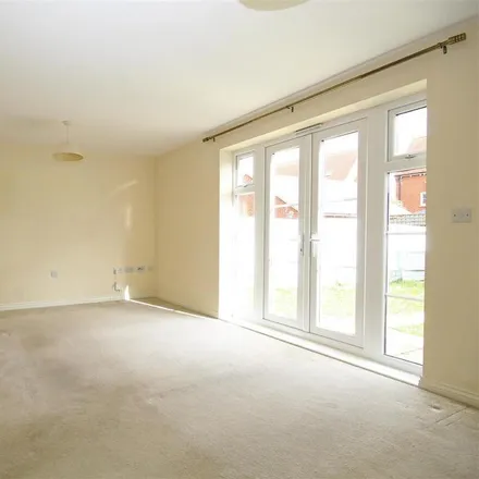 Image 2 - 71 Prince Rupert Drive, Aylesbury, HP19 9RA, United Kingdom - House for rent