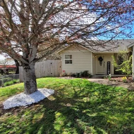 Buy this 3 bed house on 1729 Wendy Street Northeast in Salem, OR 97305