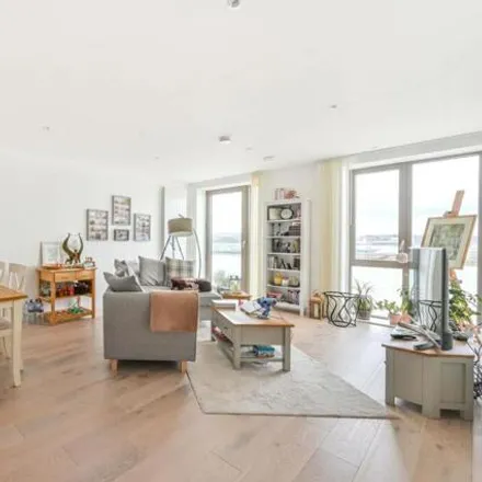 Image 1 - Laker House, 10 Nautical Drive, London, E16 2SH, United Kingdom - Apartment for sale