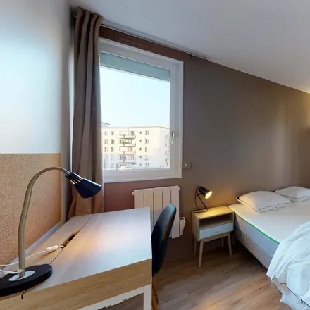 Rent this 4 bed room on Macif in Boulevard Vauban, 78180 Montigny-le-Bretonneux