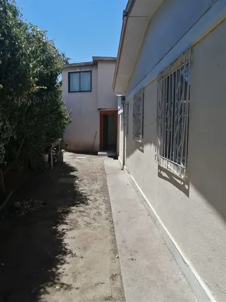 Buy this 5 bed house on Coyhaique 768 in 921 0007 Estación Central, Chile