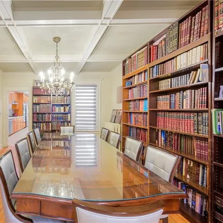 Image 4 - 1431 East 7th Street, New York, NY 11230, USA - House for sale