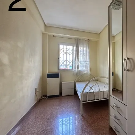 Rent this 4 bed room on Carrer d'Aiora in 5, 46018 Valencia
