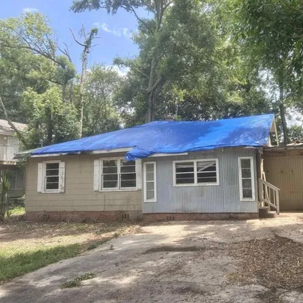 Buy this 4 bed house on 1369 Nylic Street in Tallahassee, FL 32304