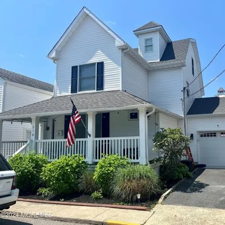 Image 2 - 237 Marine Place, Avon-by-the-Sea, Monmouth County, NJ 07717, USA - House for rent