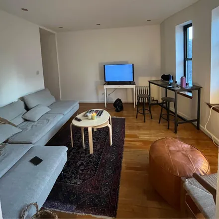 Image 4 - 108 2nd Avenue, New York, NY 10003, USA - Room for rent