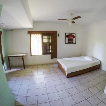 Buy this 6 bed house on Rua Francisco Avelino in Lagoa Redonda, Fortaleza - CE