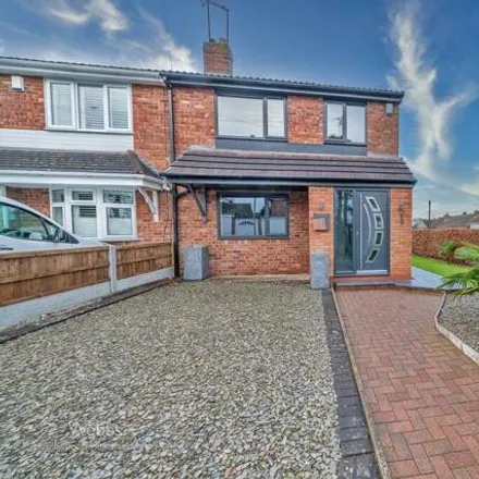 Buy this 3 bed duplex on Friezland Way in Brownhills, WS8 7AA