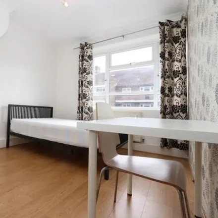 Rent this studio house on Hargraves House in Australia Road, London