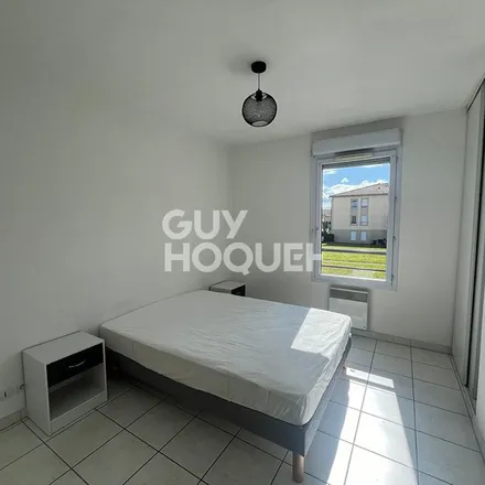 Image 6 - Le Fourn'isle, 5 Place Gabriel Péri, 38080 L'Isle-d'Abeau, France - Apartment for rent