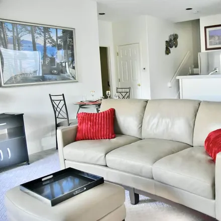 Rent this 1 bed apartment on Lake Oswego