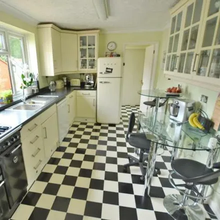 Image 3 - 10 Roman Heights, Wimborne Minster, BH21 3XQ, United Kingdom - House for sale