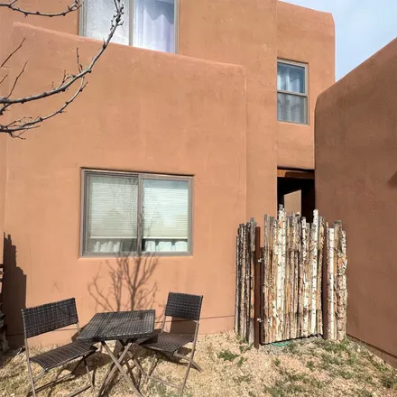 Buy this 3 bed house on Callejon Picaflor in Santa Fe, NM 87058