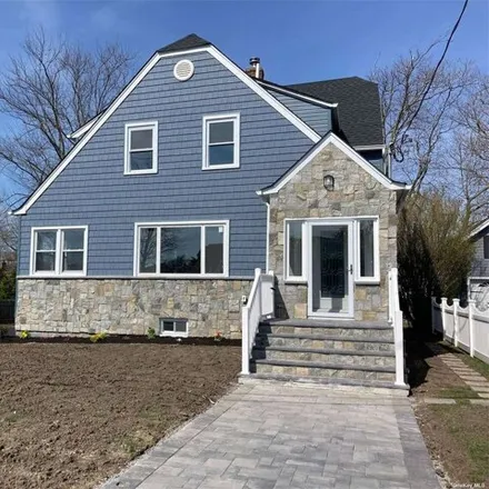 Buy this 3 bed house on 3 Carlton Avenue in Village of Amityville, NY 11701
