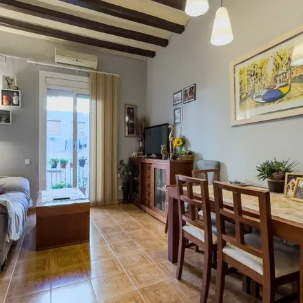 Rent this 2 bed room on Travessera de Gràcia in 250, 08001 Barcelona