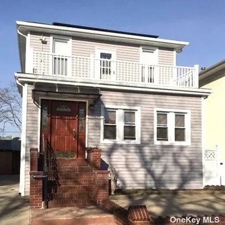Rent this 3 bed house on 349 West Chester Street in City of Long Beach, NY 11561