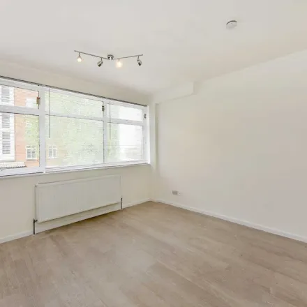 Image 6 - Mackennal Street, London, NW8 7DT, United Kingdom - Apartment for rent