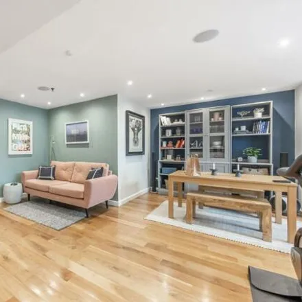 Image 1 - Courtside, 47-49 Penywern Road, London, SW5 9AS, United Kingdom - Apartment for sale