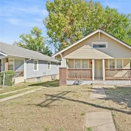 Buy this 5 bed house on 2997 North 27th Street in Kansas City, KS 66104