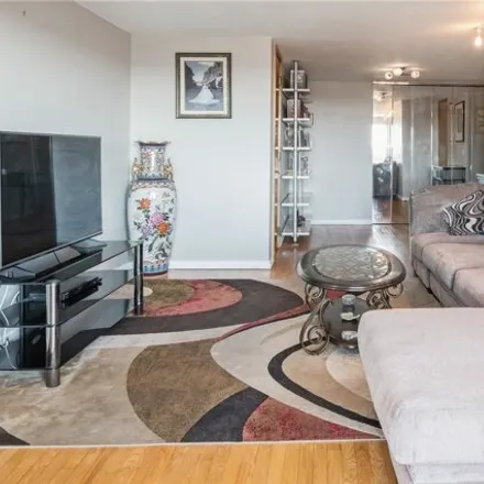 Image 4 - 110-11 Queens Boulevard, New York, NY 11375, USA - Apartment for sale