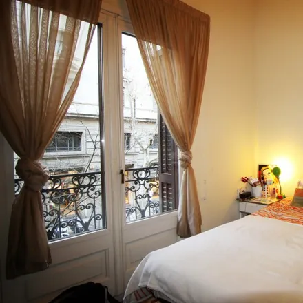 Rent this 3 bed room on Carrer d'Ausiàs Marc in 9, 08010 Barcelona
