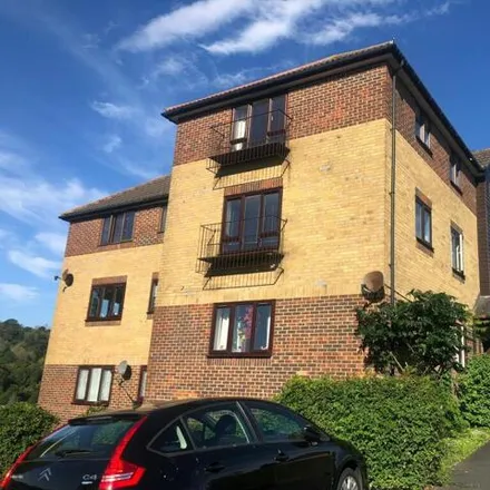 Buy this 1 bed apartment on Mayfield Avenue in Dover, CT16 2QS
