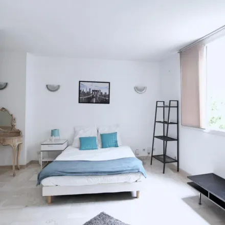 Rent this 3 bed apartment on 7 Passage Kracher in 75018 Paris, France