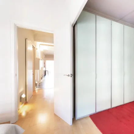 Image 4 - Carrer d'Enric Granados, 53, 08001 Barcelona, Spain - Apartment for rent