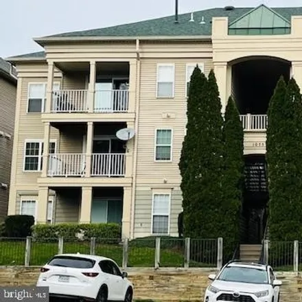 Buy this 2 bed condo on Gardenview Loop in Woodbridge, VA 22191