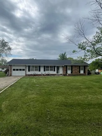 Buy this 3 bed house on 1118 Meadow Lane in Macon, MO 63552